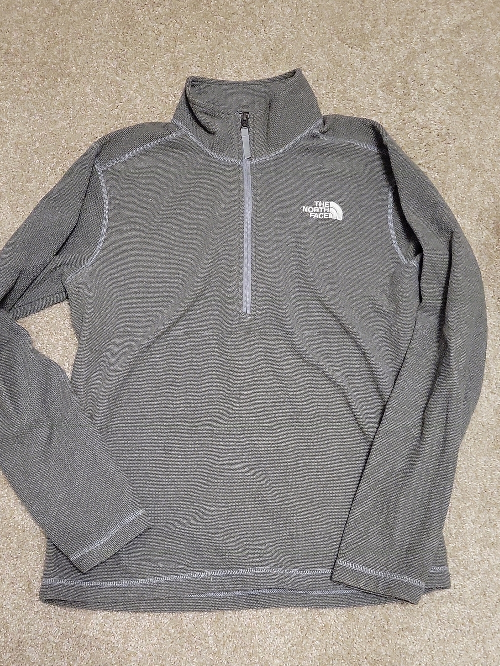 The North Face Men's Gray Half-Zip Fleece Pullover